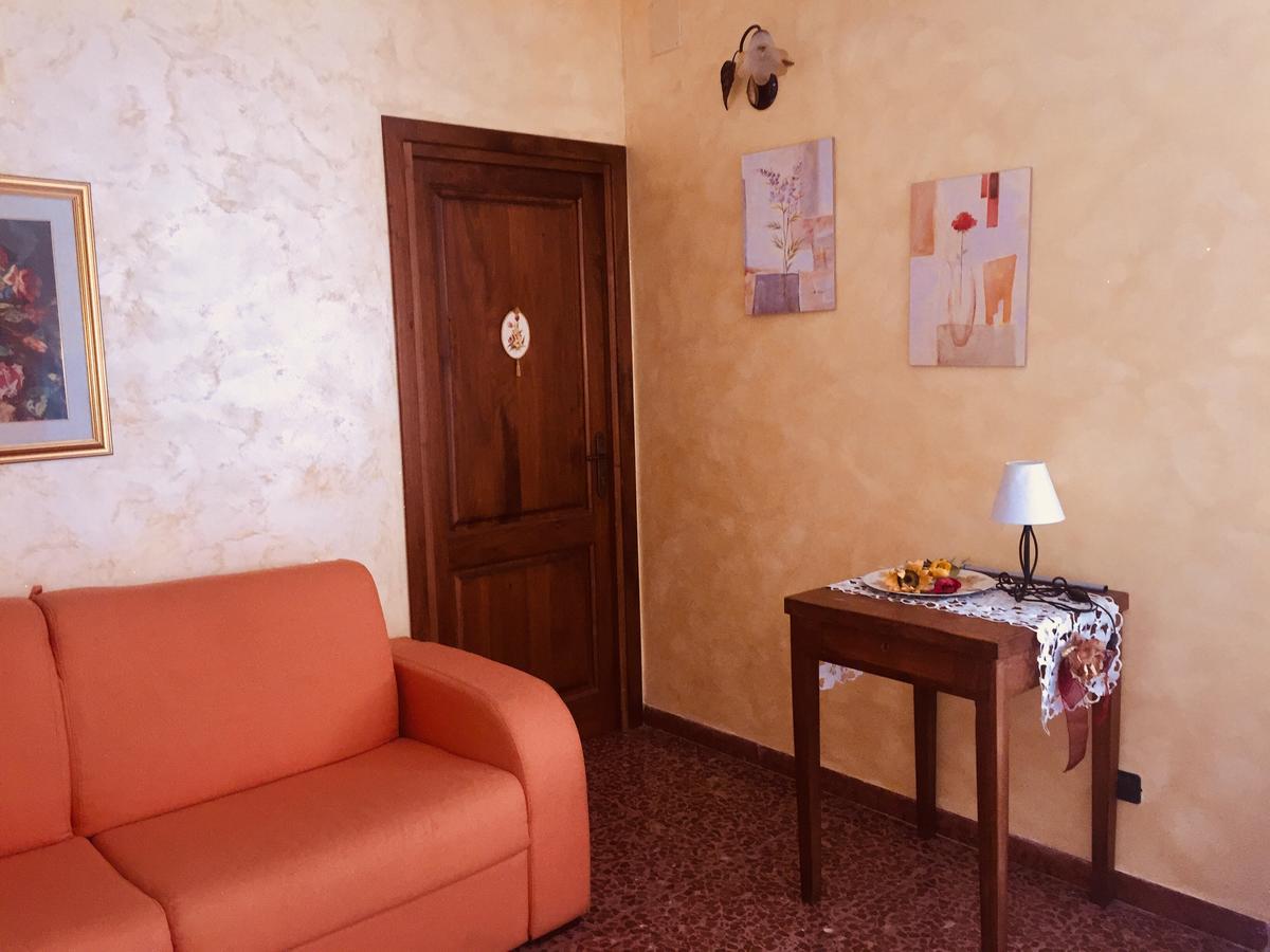 B&B Il Tulipano Sul Lago Colle di Tora Exterior foto